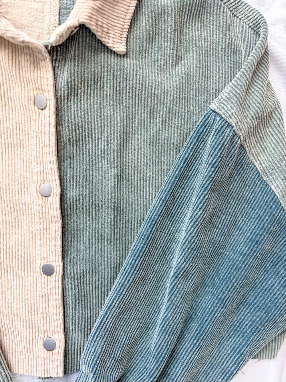 POL Sage Green Colorblock Corduroy Cropped Shacket Raw Hem M Boho Jacket - Picture 3 of 11